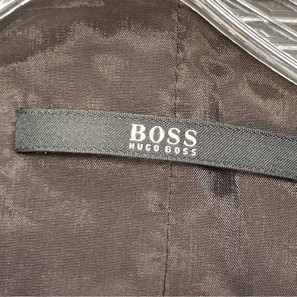 Hugo Boss women’s brown pantsuit. Blazer plus matching pants. Office buisness - Picture 7 of 12